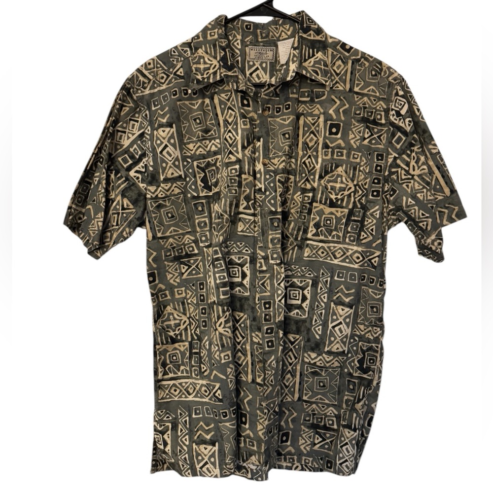 Men’s Weekender Traveler Short Sleeveve Button Down. Size Large